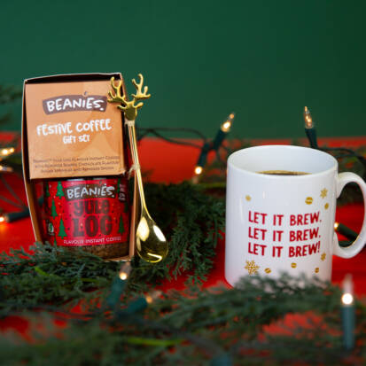 Beanies Yule Log Flavoured Coffee Set mit Rentierlöffel und Streuseln